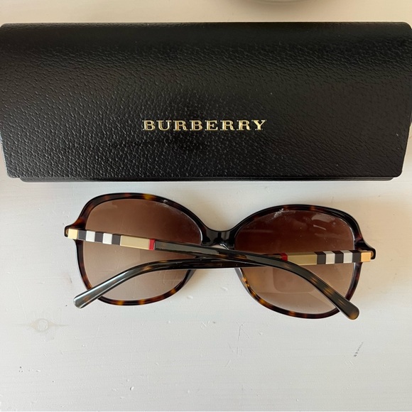 Burberry Sunglasses Women with Plaid Detail - Picture 1 of 3